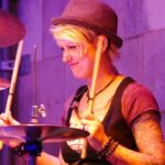 Bergband Overdrive Sängerin Steffi am Schlagzeug Bergkirchweih Erlangen 2017
